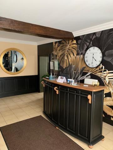 Hotel Logis Domaine du Prieuré à Tonnay-Boutonne Extérieur photo