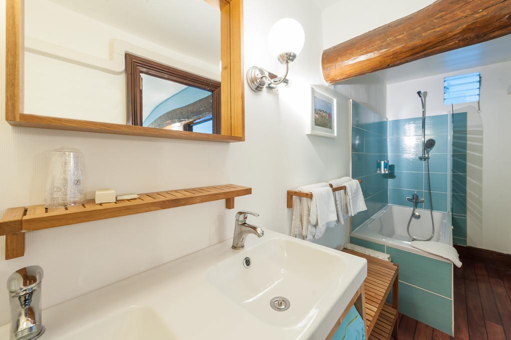 Hotel Logis Domaine du Prieuré à Tonnay-Boutonne Extérieur photo