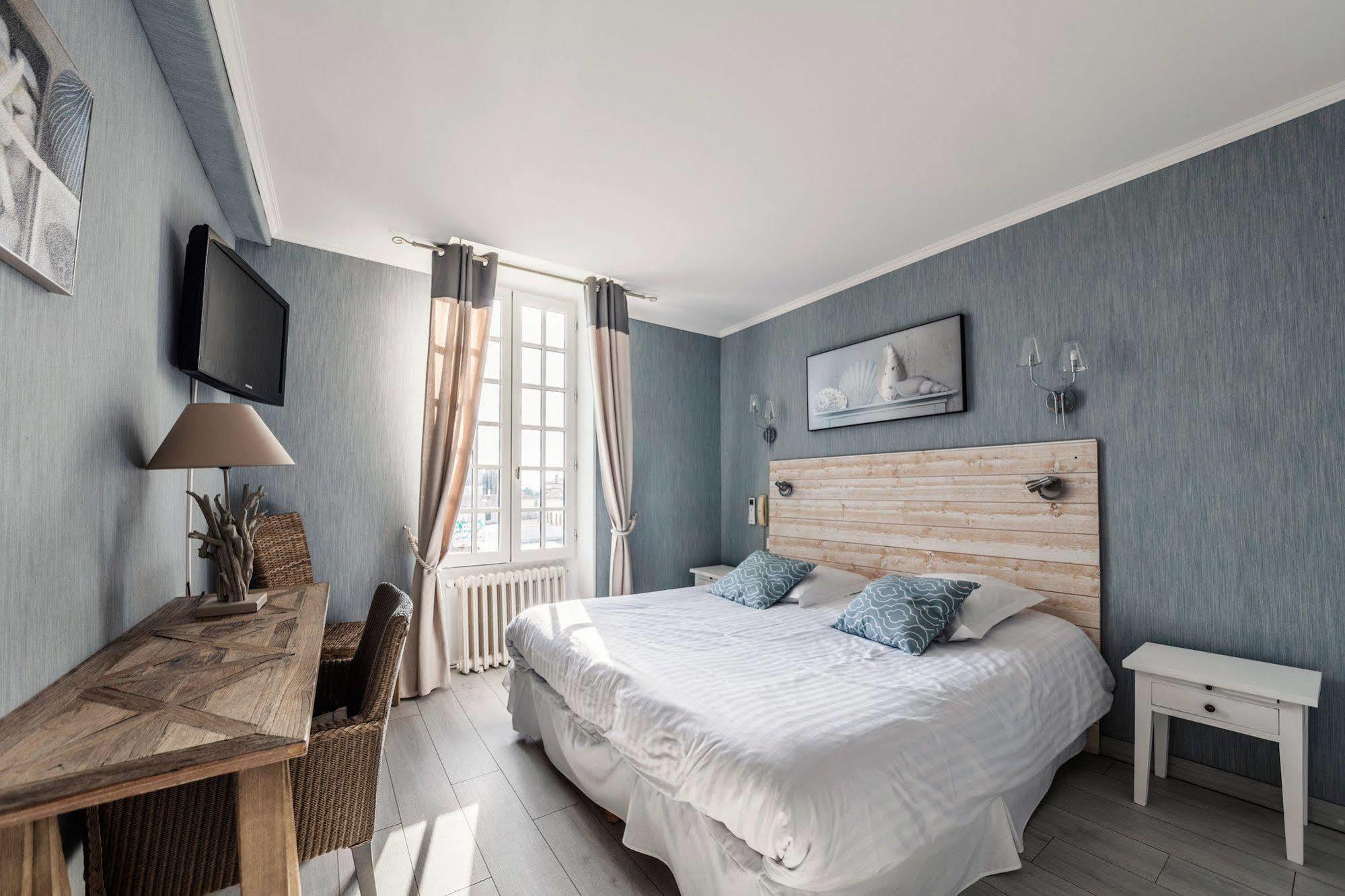 Hotel Logis Domaine du Prieuré à Tonnay-Boutonne Extérieur photo