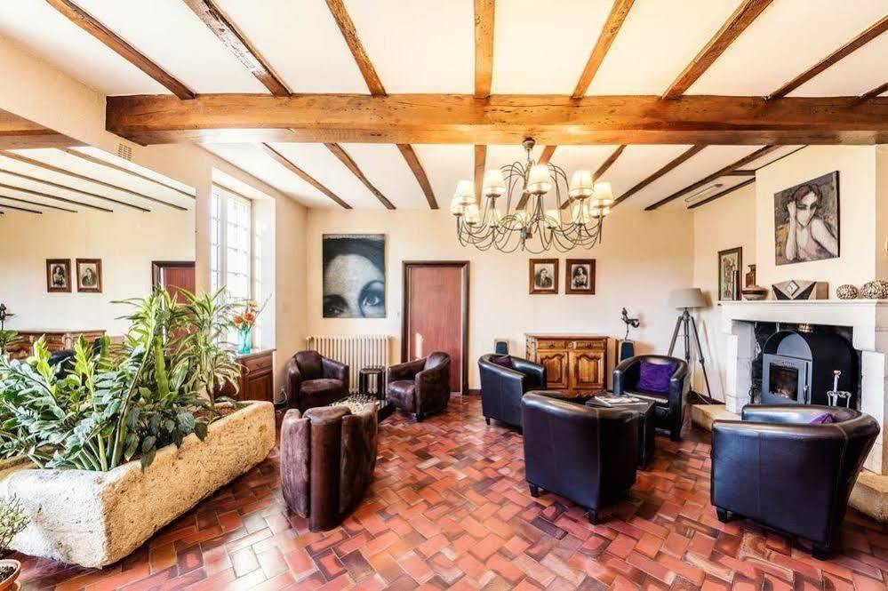 Hotel Logis Domaine du Prieuré à Tonnay-Boutonne Extérieur photo